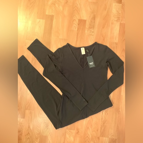 Smash & Tess Friday Romper in Midnight Black Size 3XS NWT - Picture 5 of 7